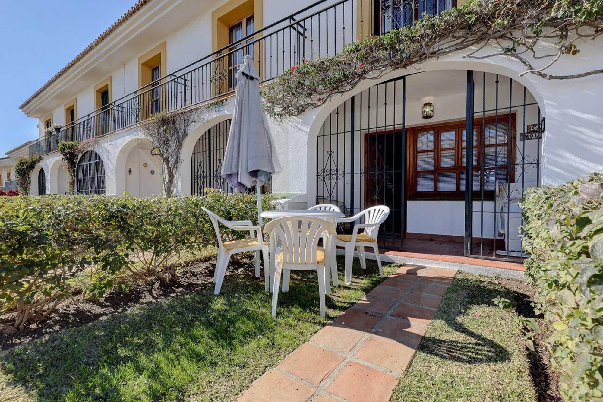 042 Classic 2 Bed Andalusian Townhouse 500M From Beach Михас Екстериор снимка