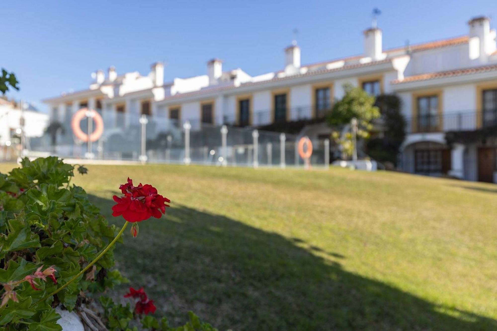 042 Classic 2 Bed Andalusian Townhouse 500M From Beach Михас Екстериор снимка
