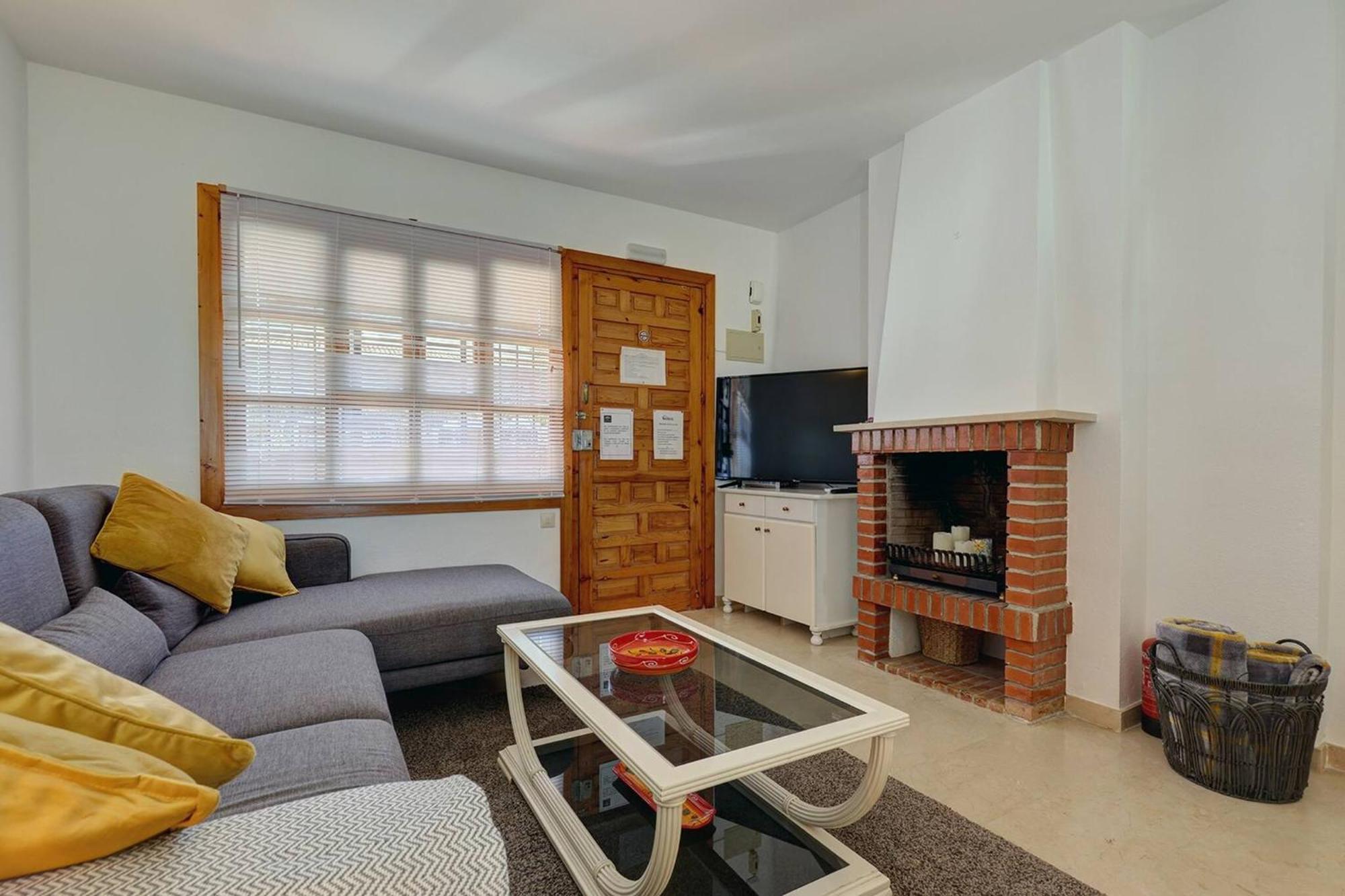 042 Classic 2 Bed Andalusian Townhouse 500M From Beach Михас Екстериор снимка