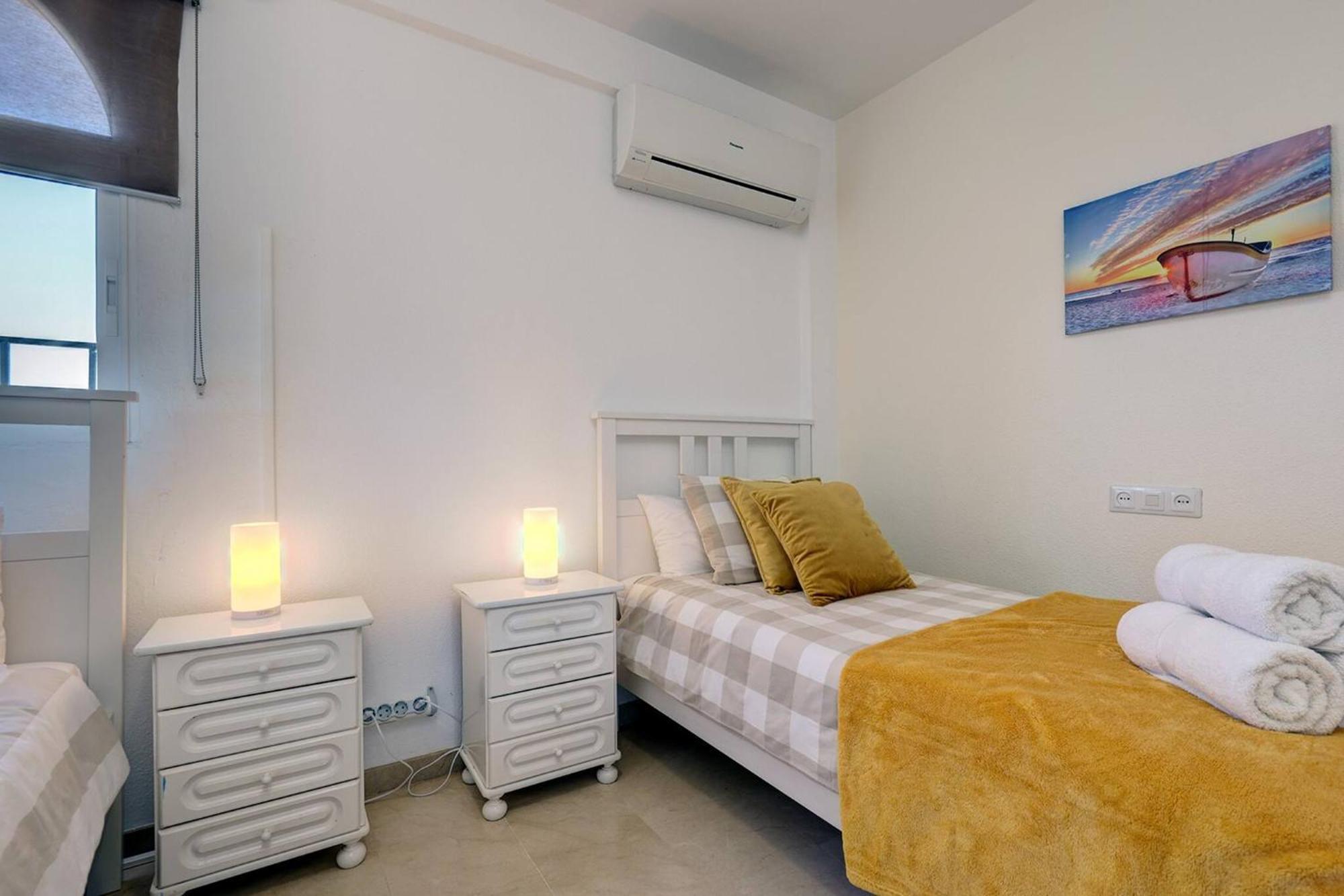 042 Classic 2 Bed Andalusian Townhouse 500M From Beach Михас Екстериор снимка