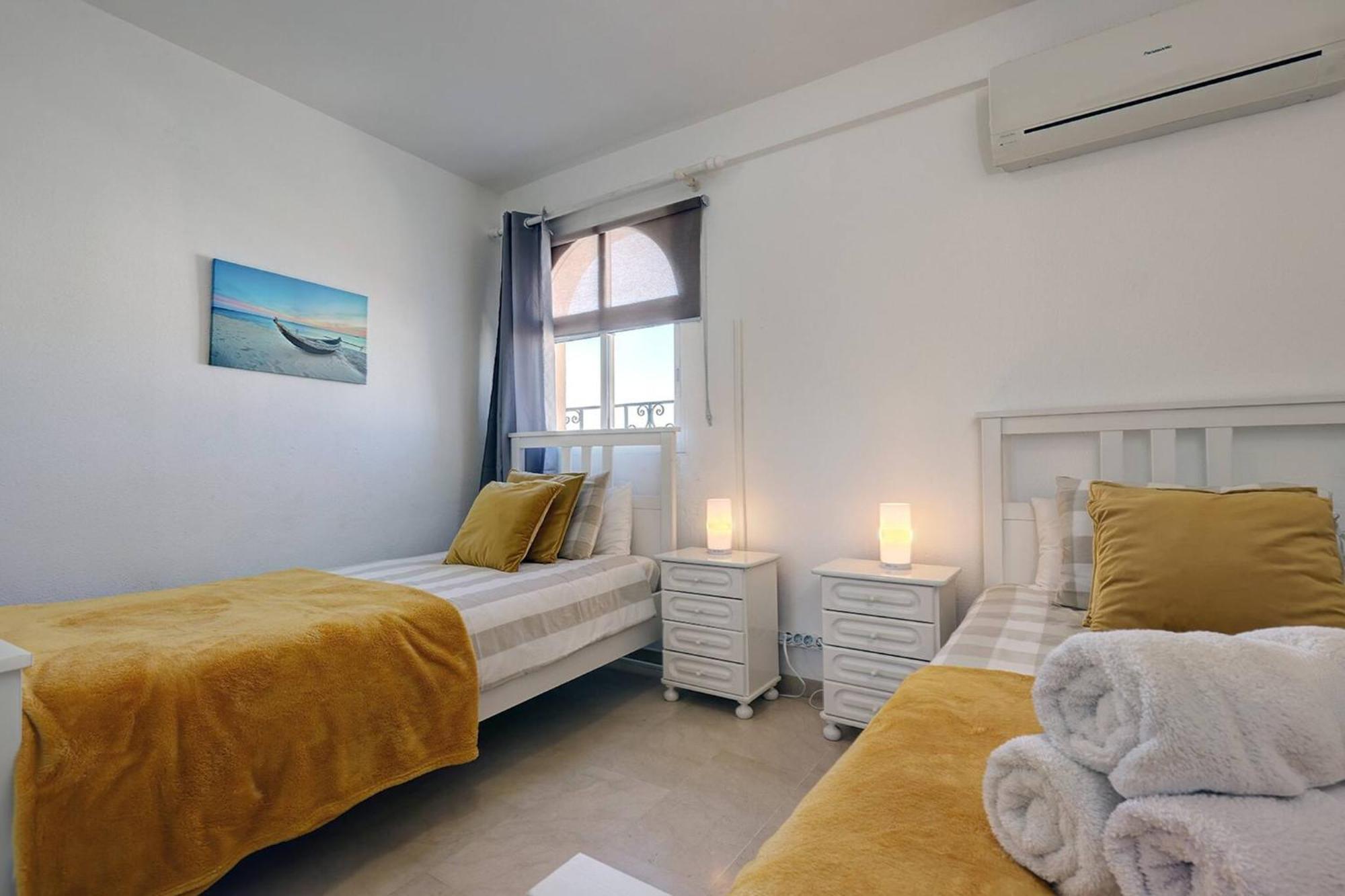 042 Classic 2 Bed Andalusian Townhouse 500M From Beach Михас Екстериор снимка