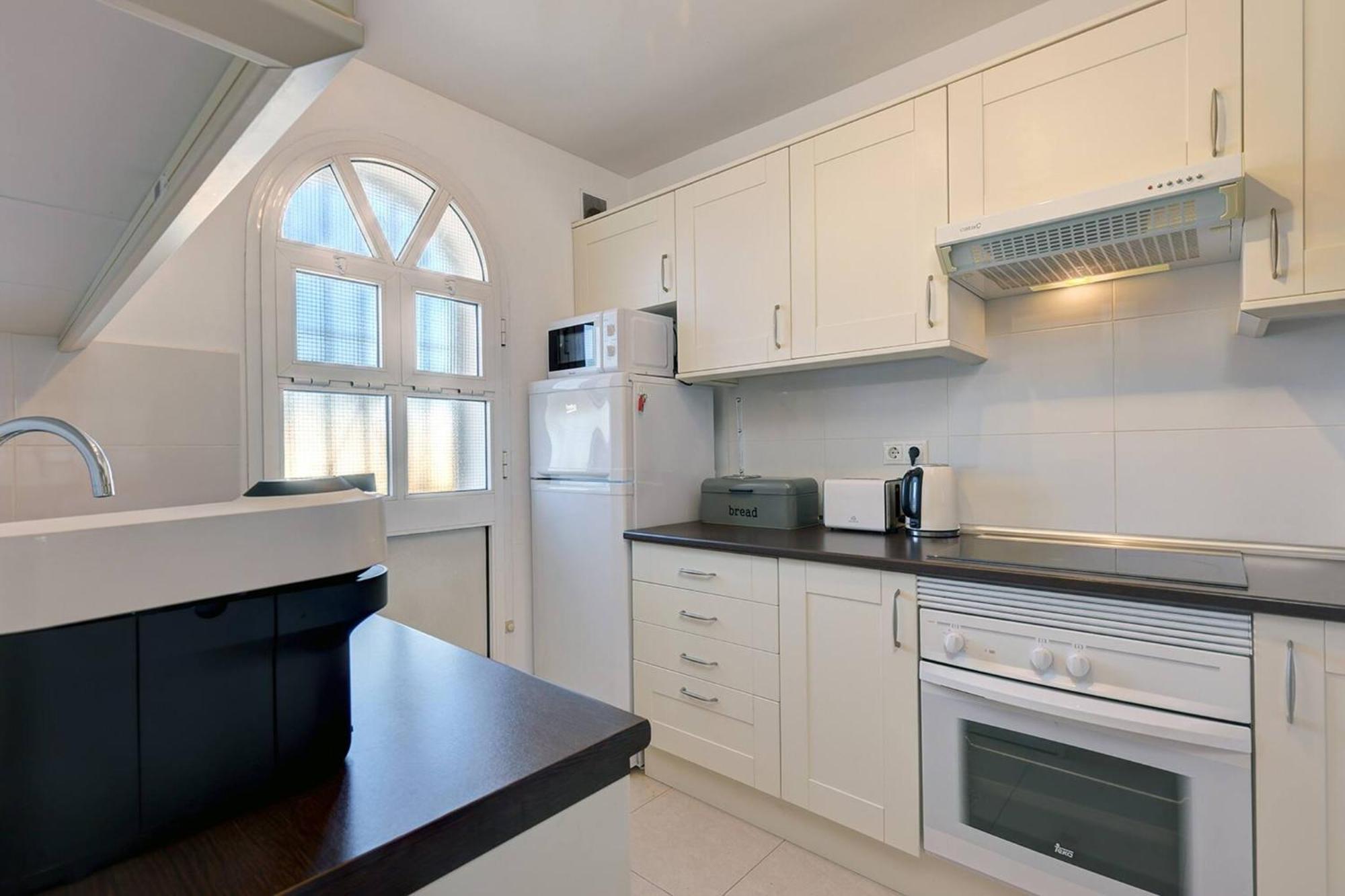 042 Classic 2 Bed Andalusian Townhouse 500M From Beach Михас Екстериор снимка