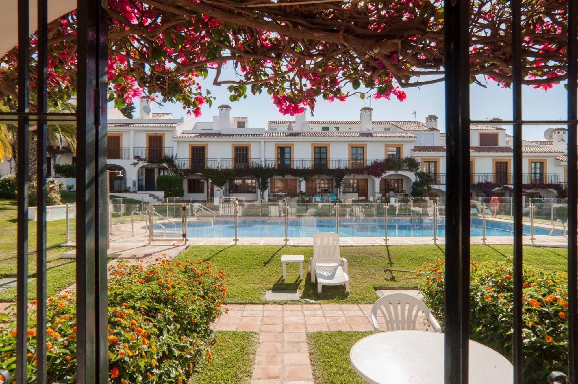 042 Classic 2 Bed Andalusian Townhouse 500M From Beach Михас Екстериор снимка